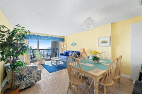 Crescent Tower II 306 - 3rd floor oceanfront condo with a jacuzzi tub and an outdoor pool